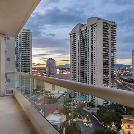 Stunning Four Bedroom Fully Professionally Remodeled Apartment Las Vegas Exterior photo