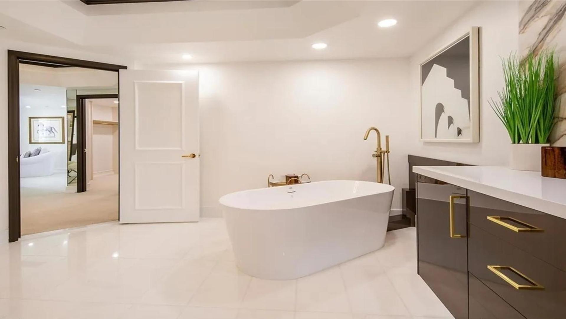 Stunning Four Bedroom Fully Professionally Remodeled Apartment Las Vegas Exterior photo
