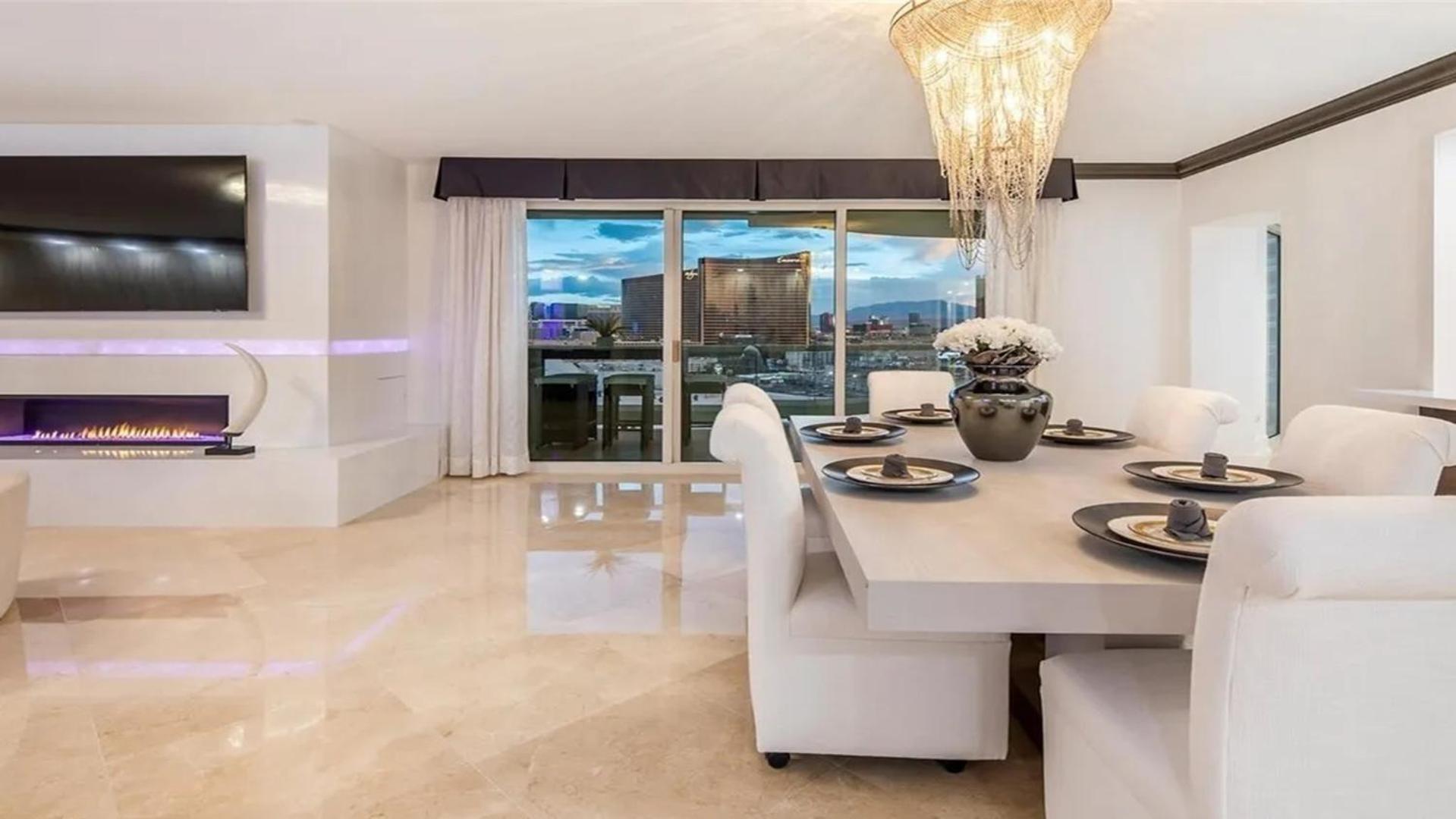 Stunning Four Bedroom Fully Professionally Remodeled Apartment Las Vegas Exterior photo