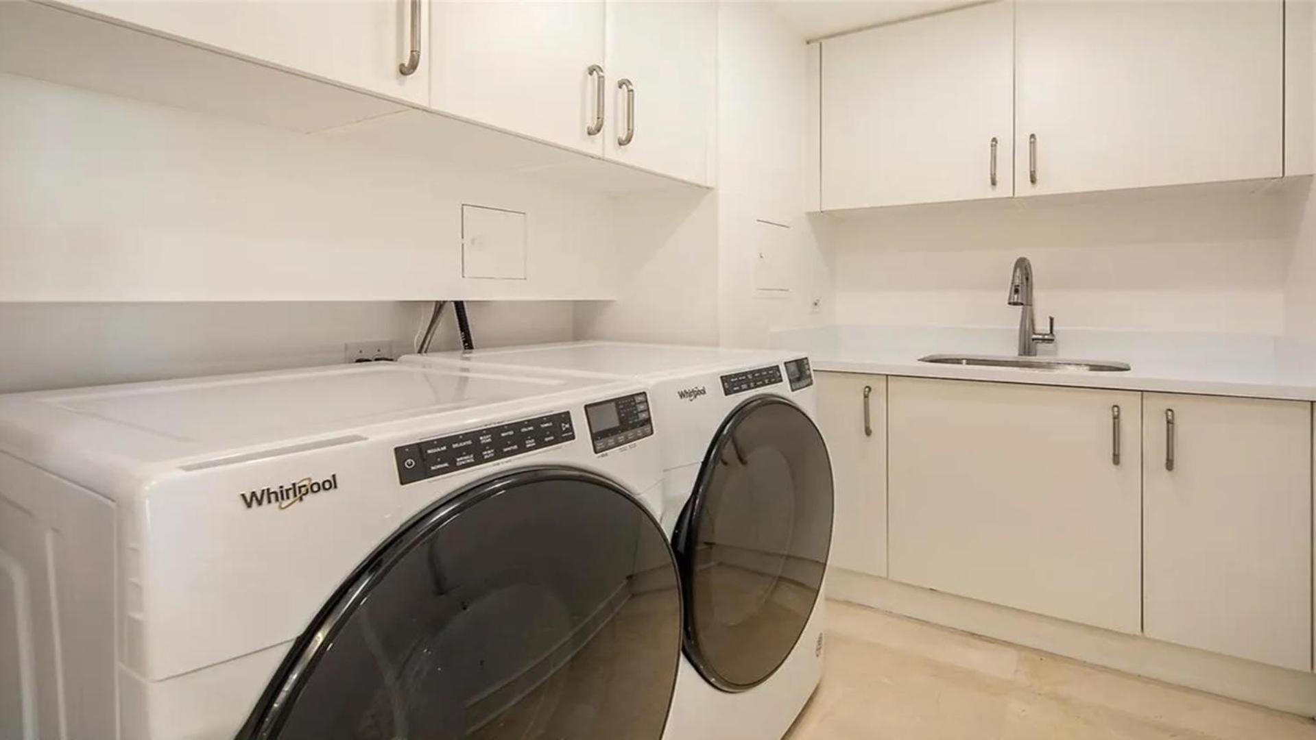 Stunning Four Bedroom Fully Professionally Remodeled Apartment Las Vegas Exterior photo