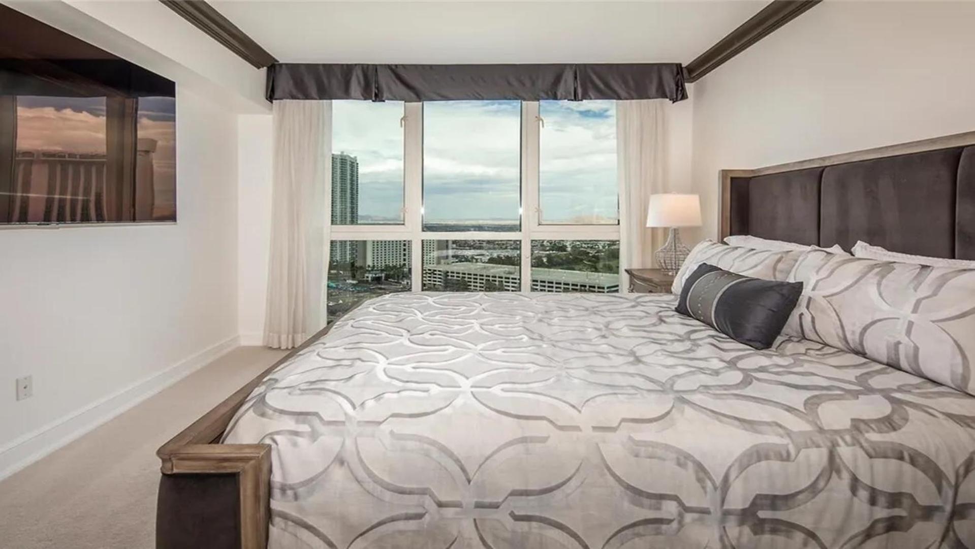 Stunning Four Bedroom Fully Professionally Remodeled Apartment Las Vegas Exterior photo
