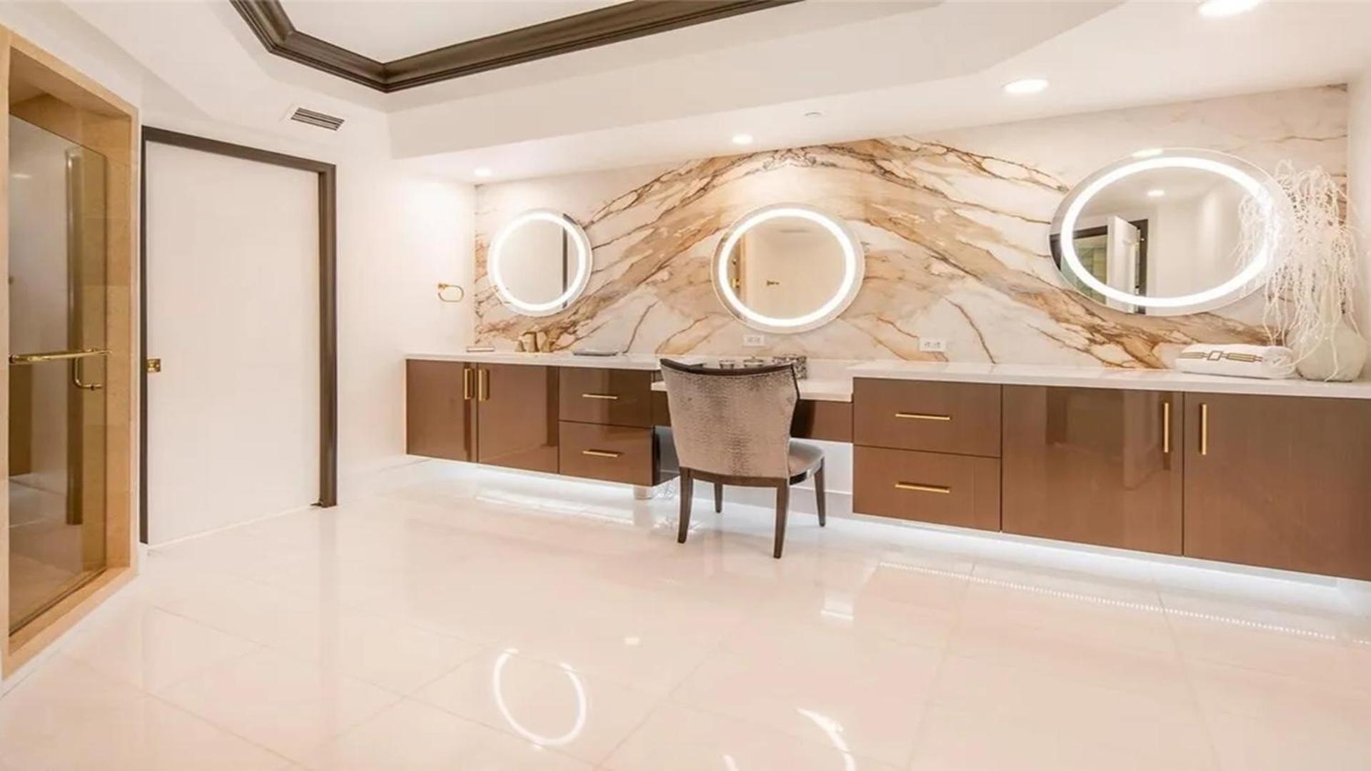 Stunning Four Bedroom Fully Professionally Remodeled Apartment Las Vegas Exterior photo