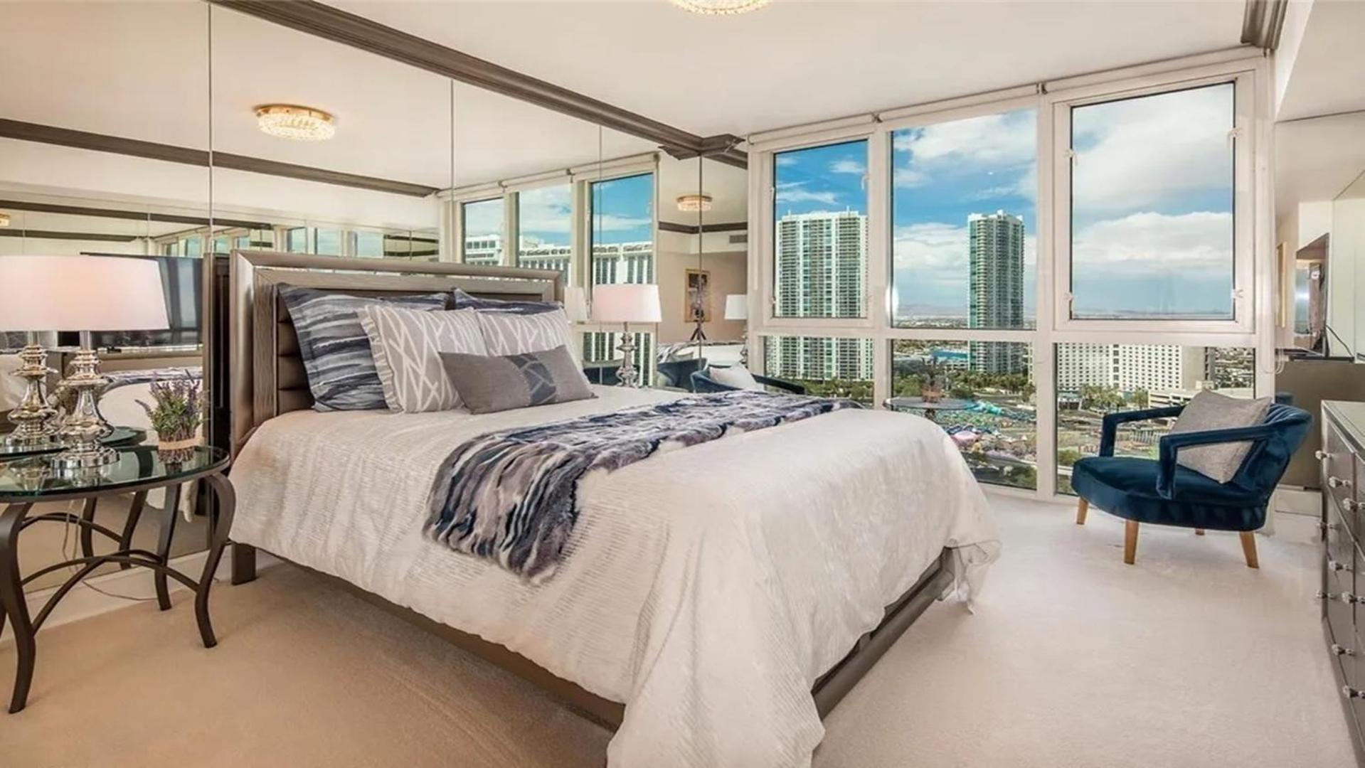 Stunning Four Bedroom Fully Professionally Remodeled Apartment Las Vegas Exterior photo