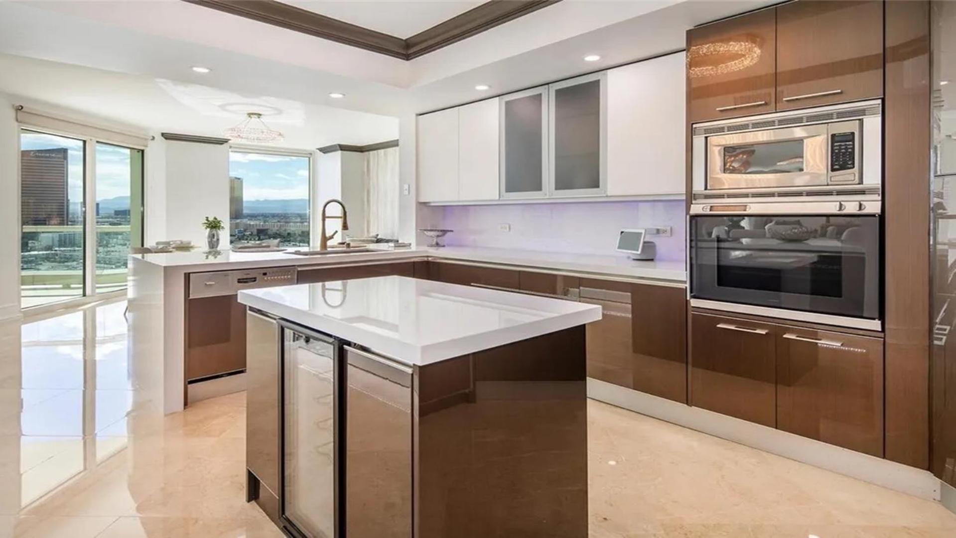 Stunning Four Bedroom Fully Professionally Remodeled Apartment Las Vegas Exterior photo
