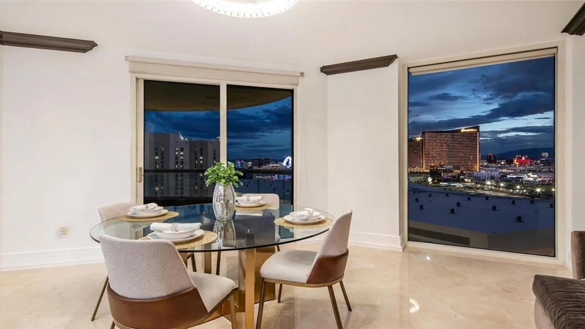 Stunning Four Bedroom Fully Professionally Remodeled Apartment Las Vegas Exterior photo