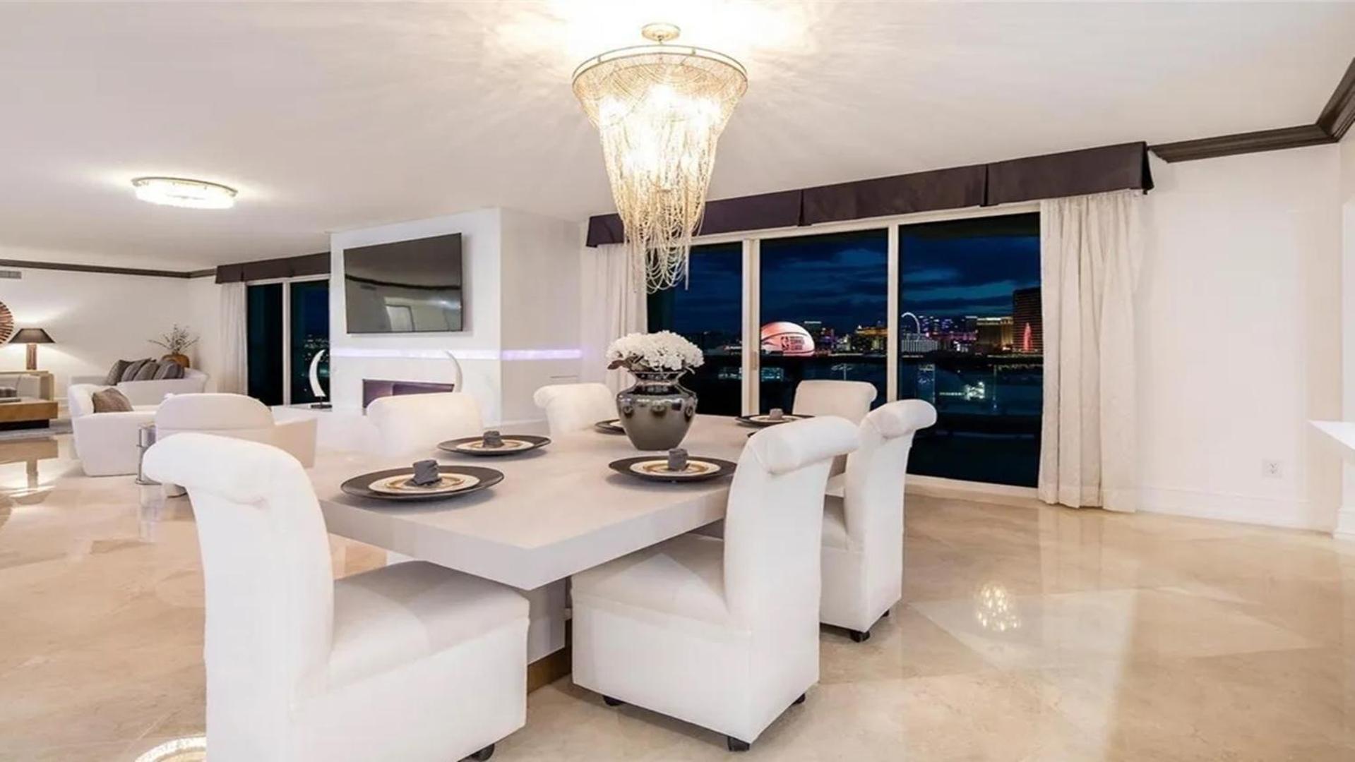 Stunning Four Bedroom Fully Professionally Remodeled Apartment Las Vegas Exterior photo