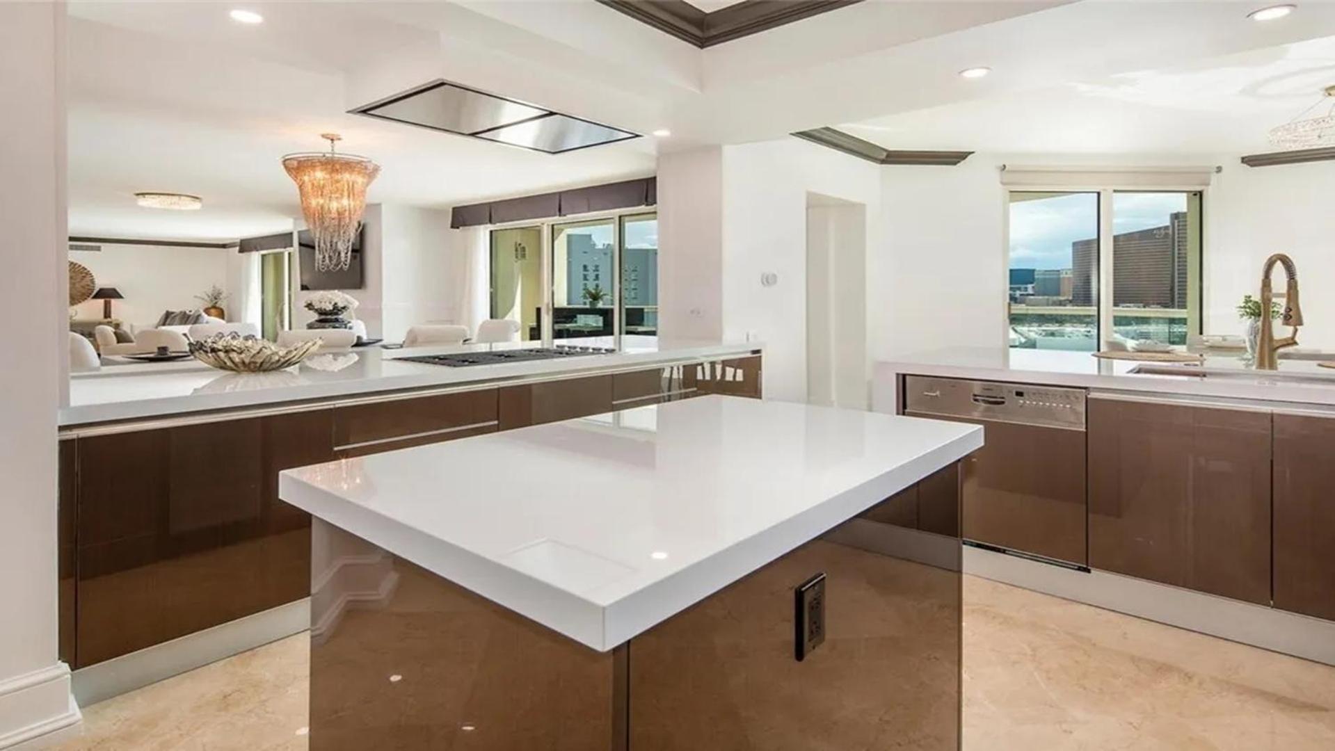 Stunning Four Bedroom Fully Professionally Remodeled Apartment Las Vegas Exterior photo