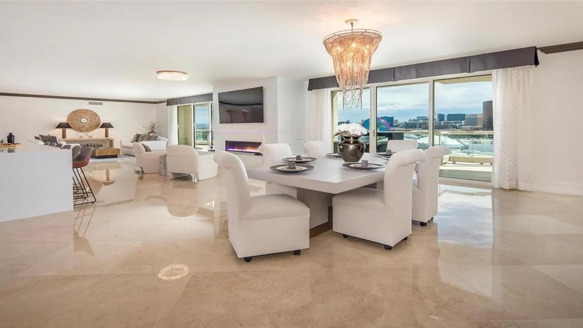Stunning Four Bedroom Fully Professionally Remodeled Apartment Las Vegas Exterior photo