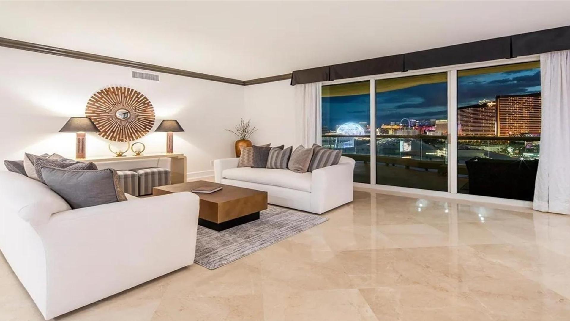 Stunning Four Bedroom Fully Professionally Remodeled Apartment Las Vegas Exterior photo