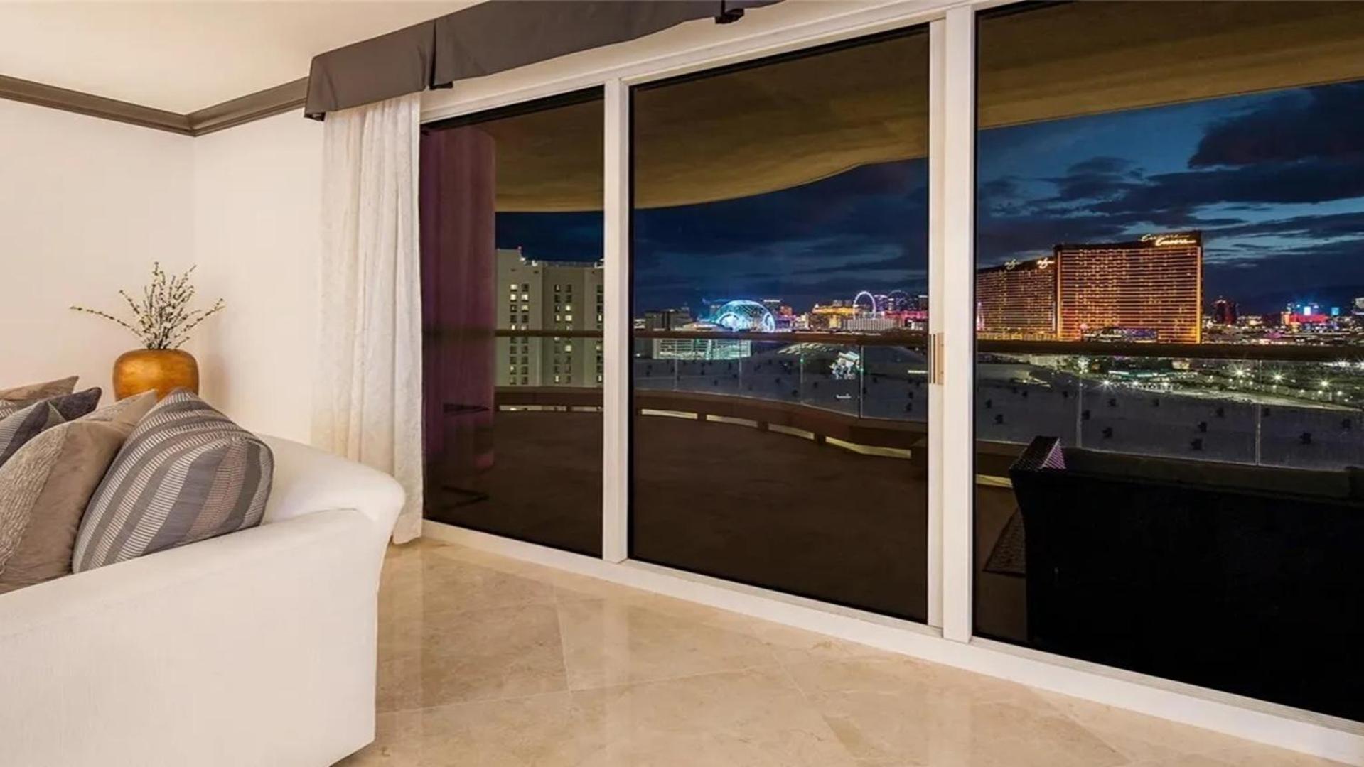 Stunning Four Bedroom Fully Professionally Remodeled Apartment Las Vegas Exterior photo