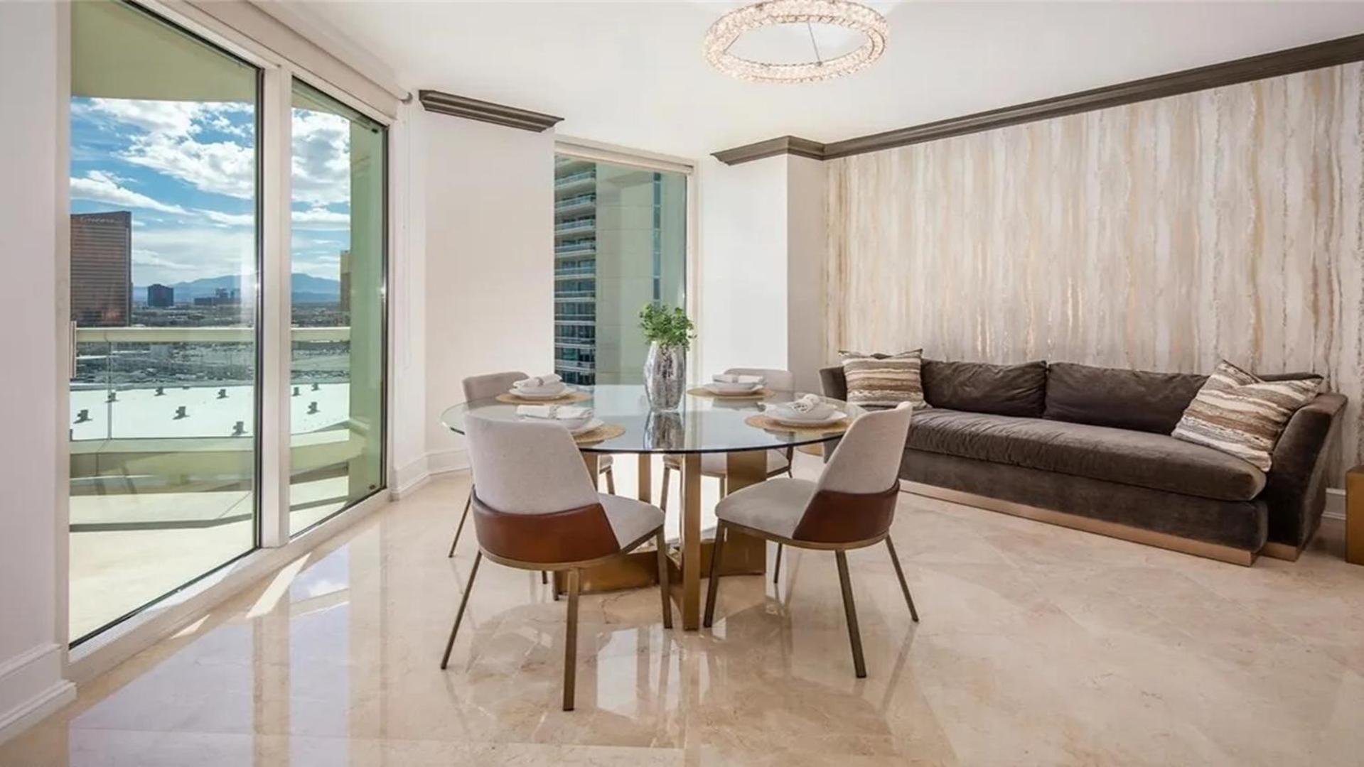 Stunning Four Bedroom Fully Professionally Remodeled Apartment Las Vegas Exterior photo